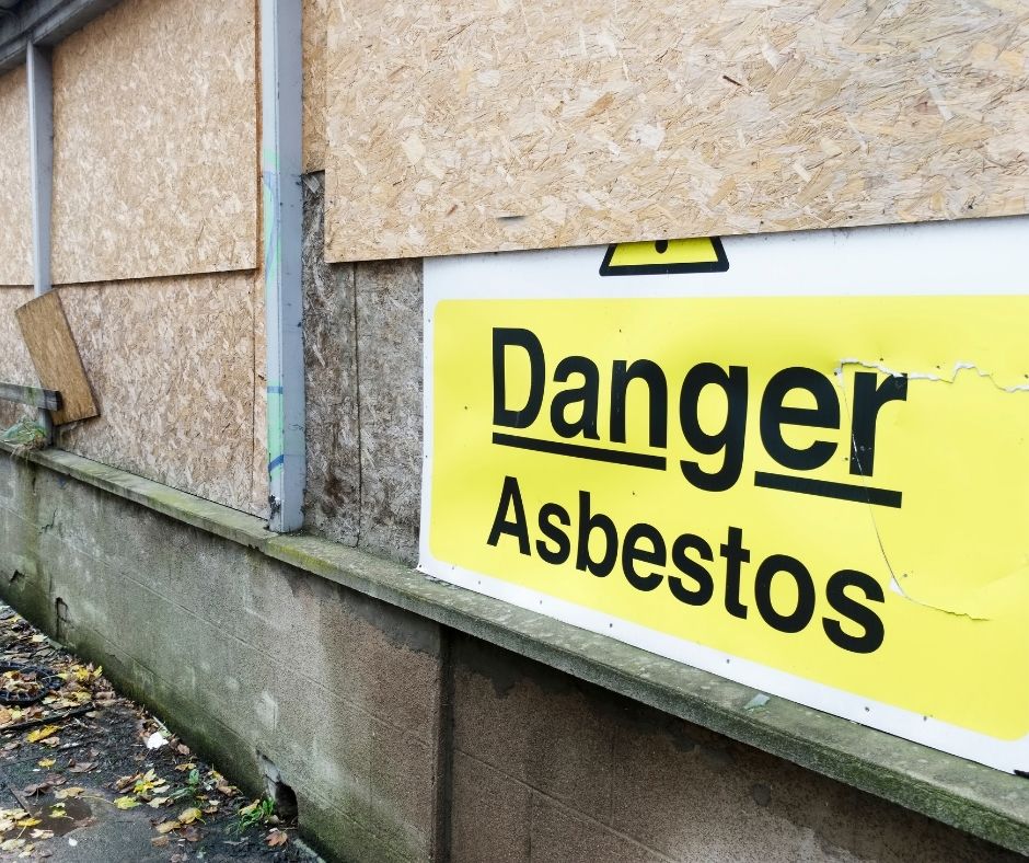 'Danger asbestos' sign